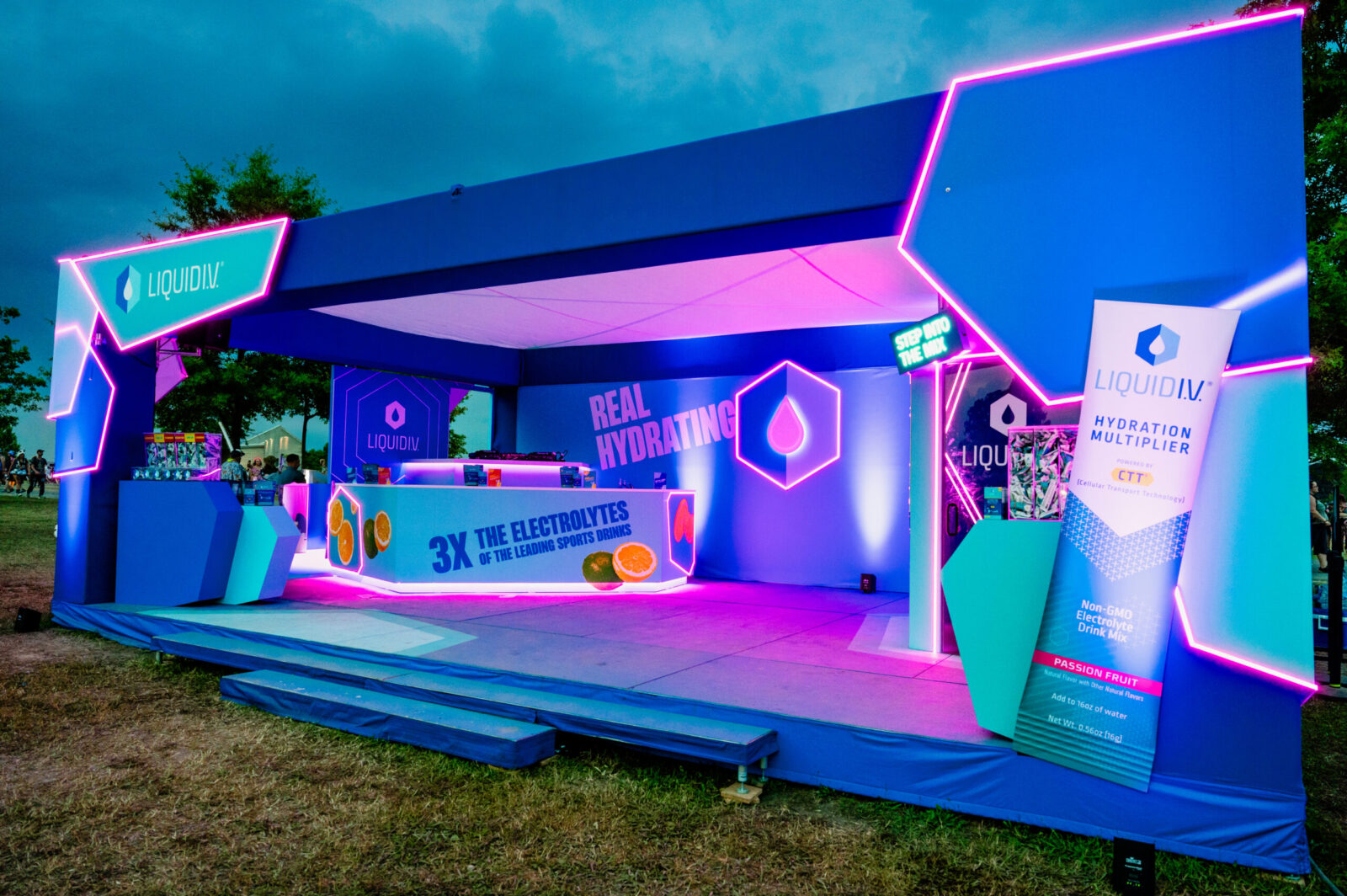 7_Festival_LiquidIV_booth