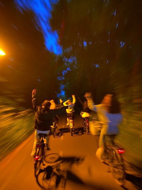 BicycleWithFriends