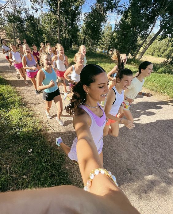 Community-running-selfie