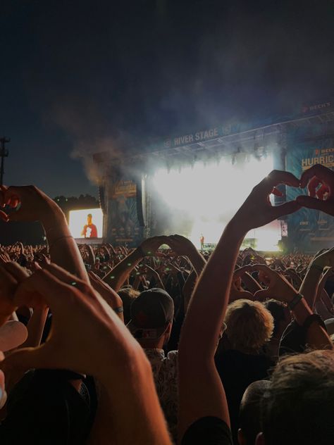 CrowdLove