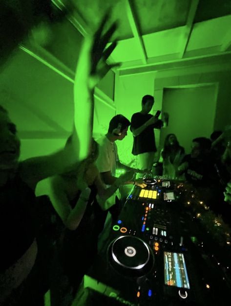 HouseParty