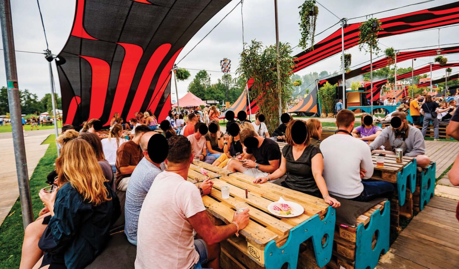 Lowlands_Visitors_38