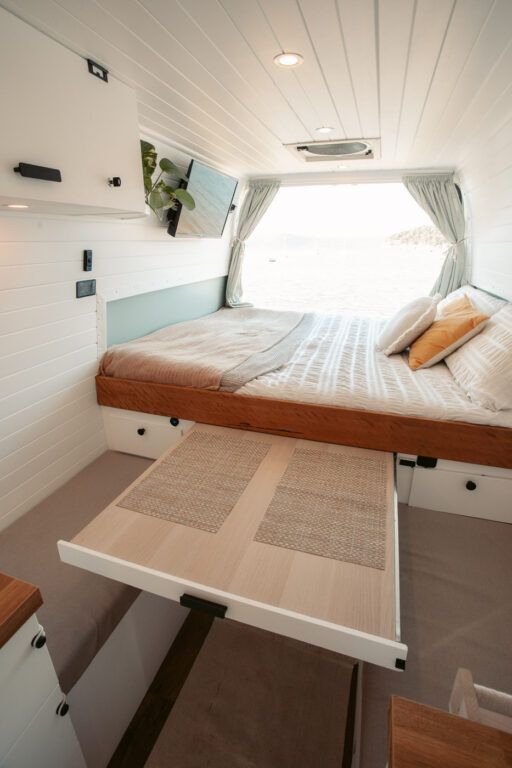Pull out bed