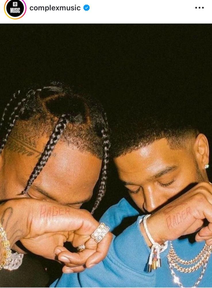 Rappers showing of their jewelry