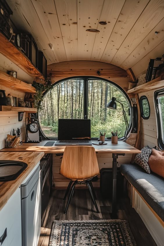 Remote laptop round window