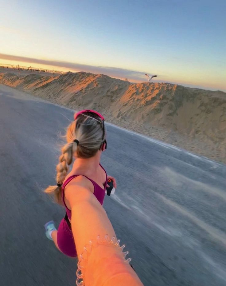 Running-girl-selfie