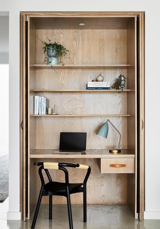 Tiny house_desk