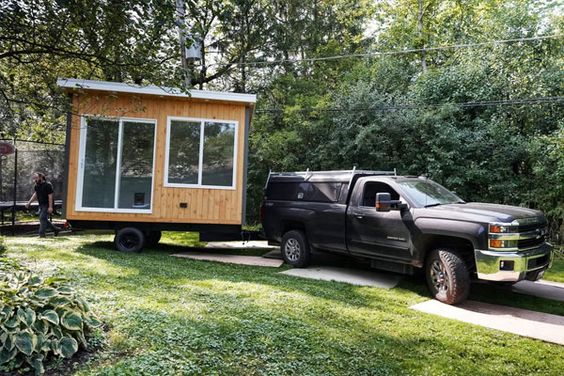 Tiny house_on_the_move