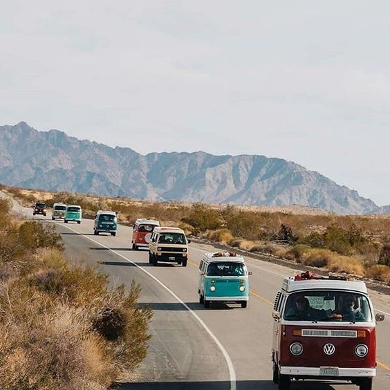 Traveling_With_Many_Vans