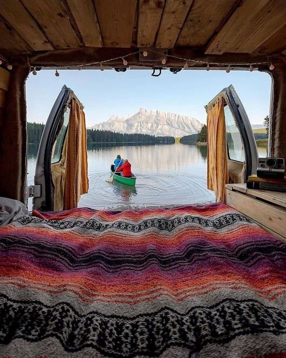 Van_Canoe