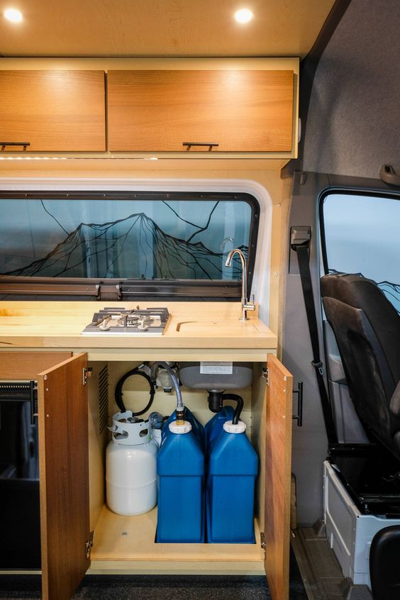 Water_in_Van
