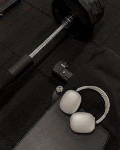 Weightlifting with headphones