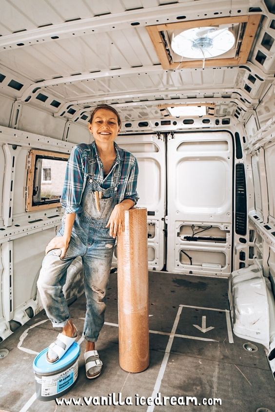 Women_Inside_Fixing_Van