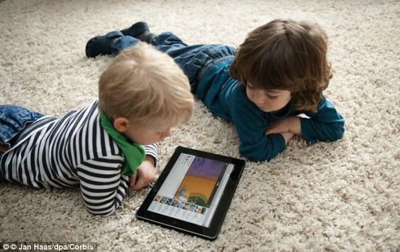 Young kids on screens