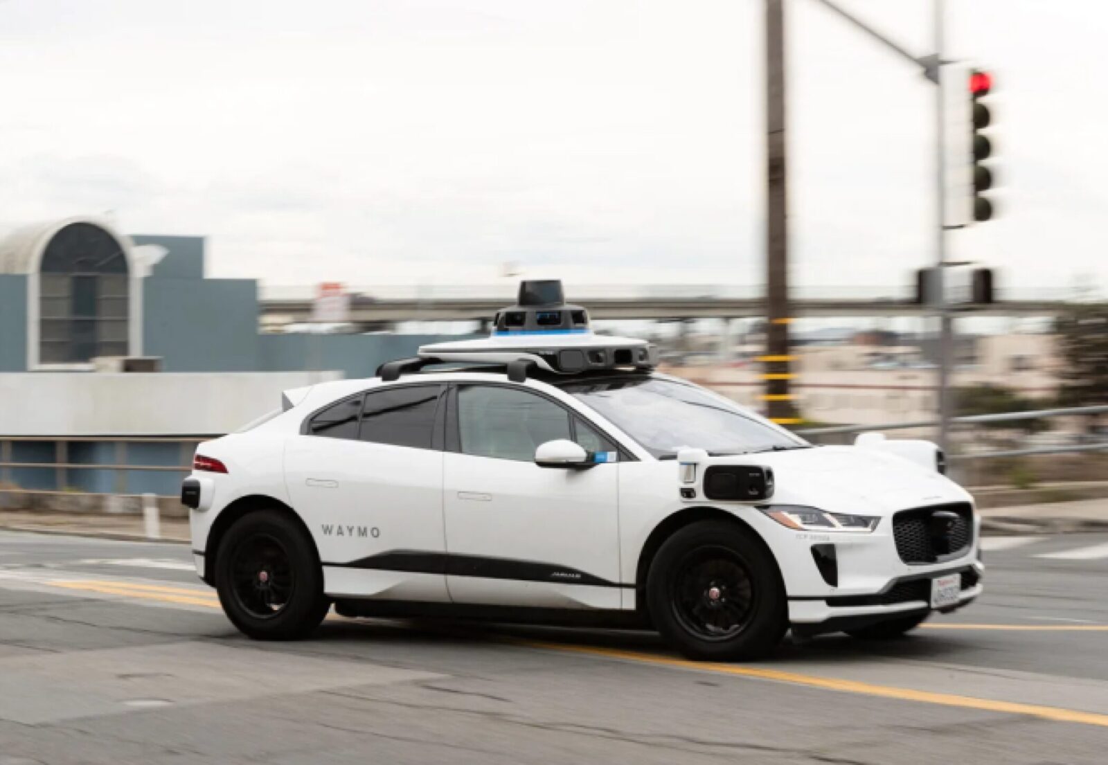 autonomousvechile-mediumdistancetransportation-nomadicfreedom