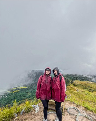 family-on-the-trail