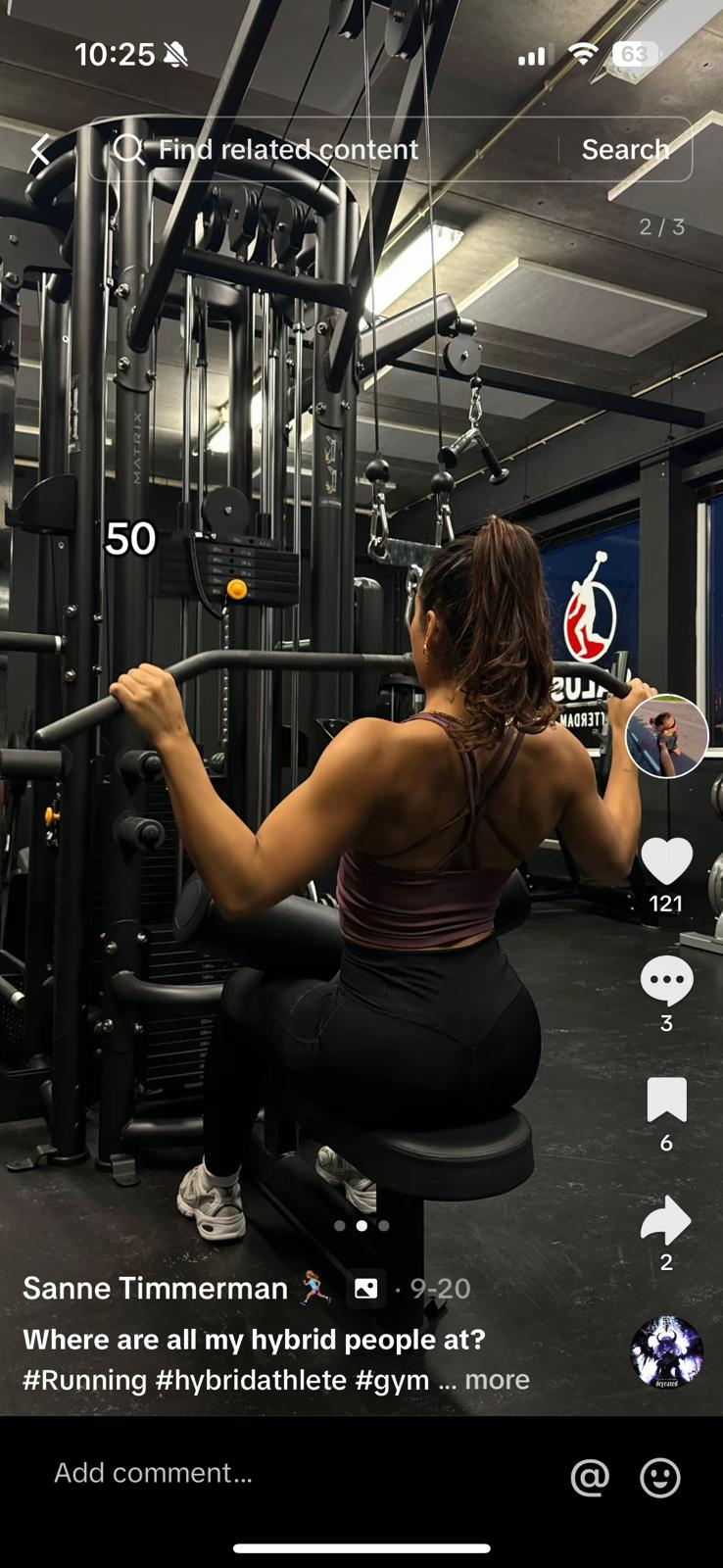 lat pull down in the gym