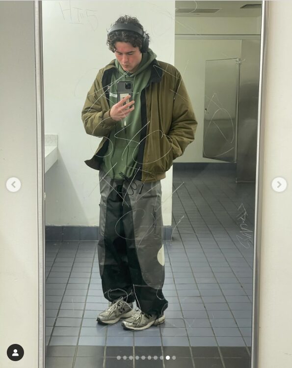 mirror selfie