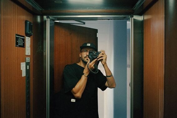 mirror_selfie