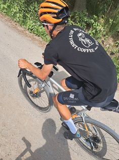 orange helmet