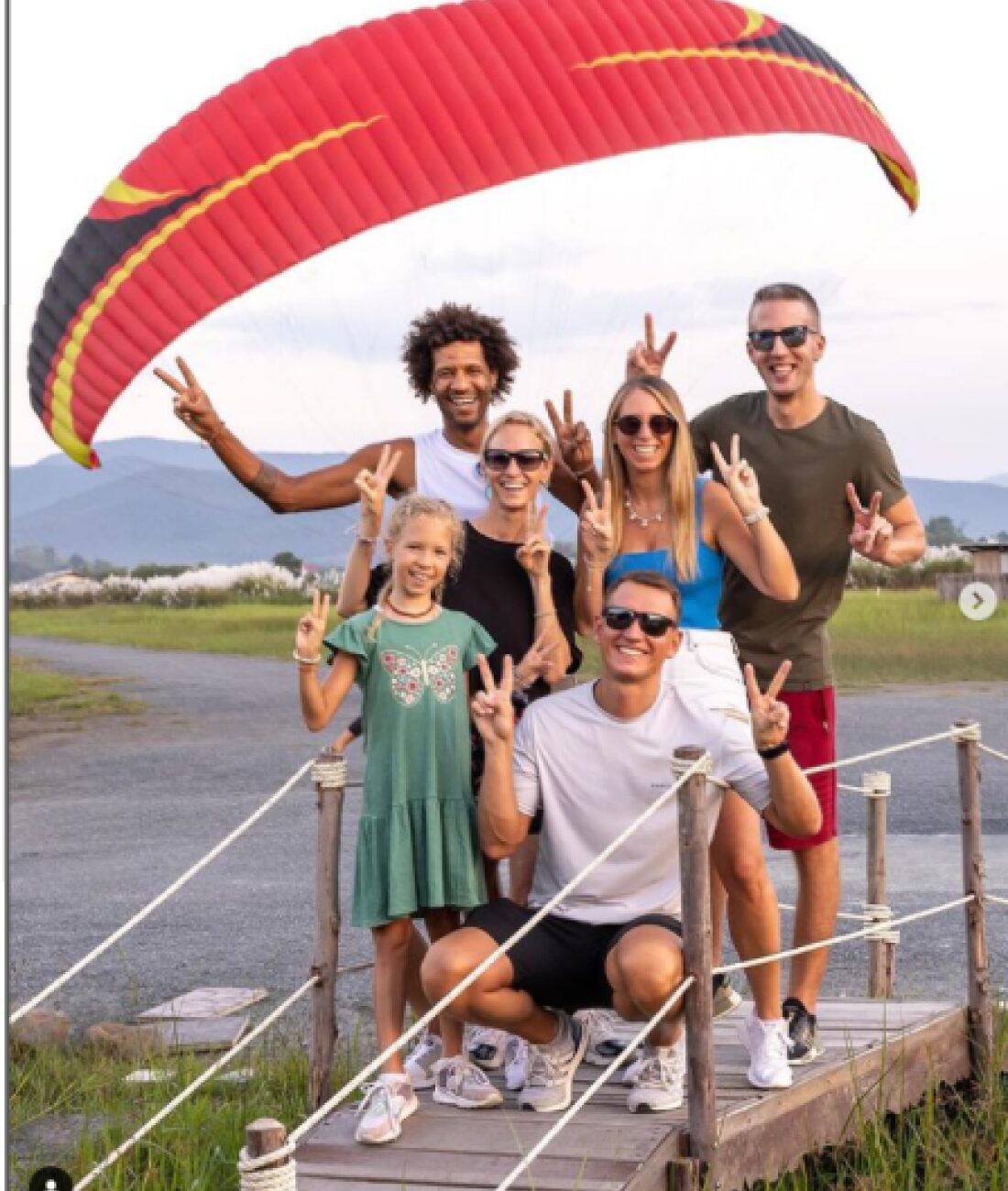 parasailing-activities-work-life&experiencesintegration