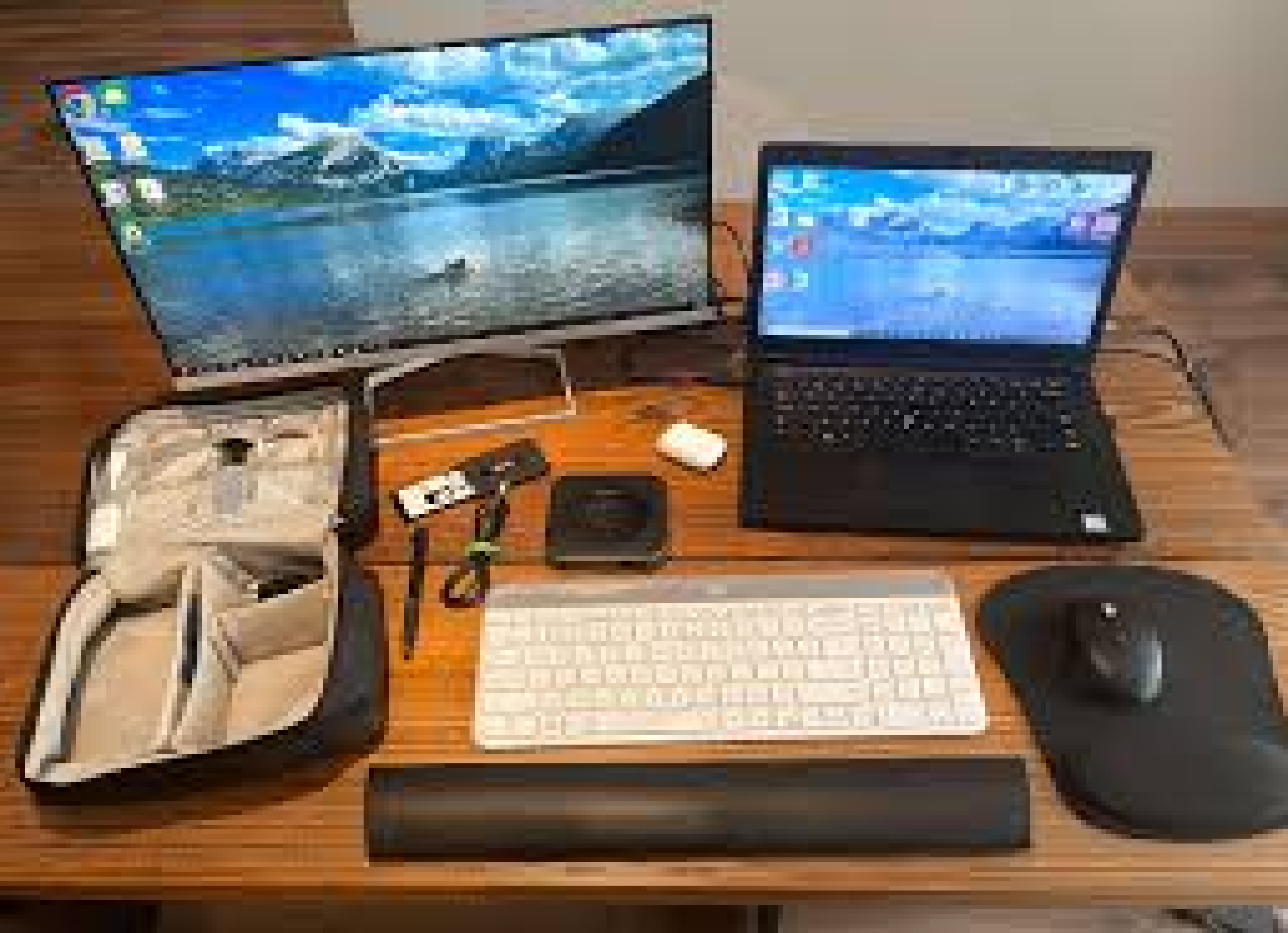 portableworksetupdesk-transportableworksetups-travelpreparationchallenges