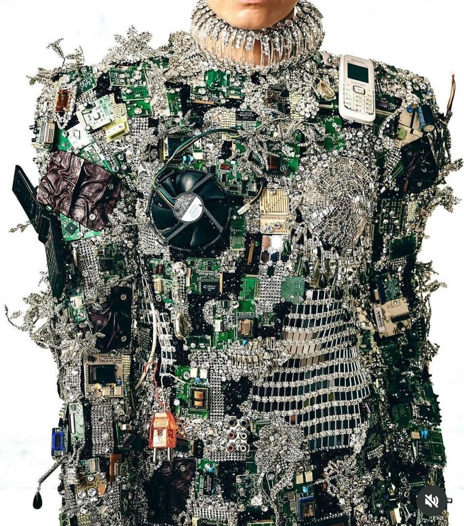 tech shirt