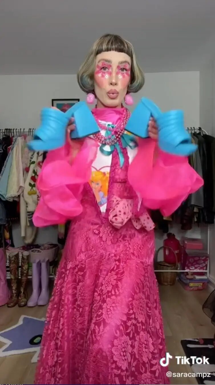 tiktok outfit pink